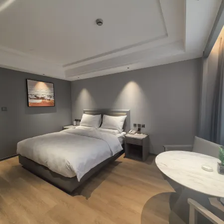 Sunshine Holiday Hotel
