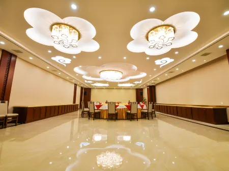 Taixi Hotel Отели в г. Фейченг