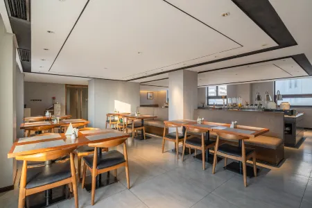 Yitel (Shanghai Pudong Zhangjiang Guanglan Road Subway Station Store） Отели рядом с достопримечательностью «Shanghai Pudong New Area Administration Institute»