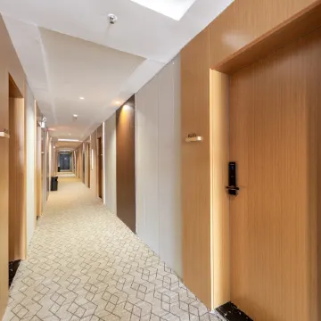 Jifeng Hotel (Mengzhou Branch)