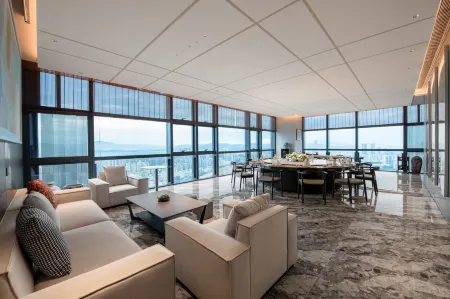 UrCove By Hyatt （Shenzhen Bay Nanyou） Отели рядом с достопримечательностью «Shekou Container Wharf»