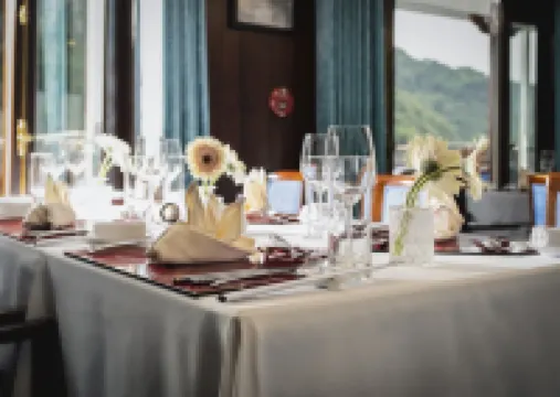 巴亞下龍遊輪 團洲住宿飯店