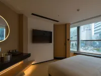 Sfeel Designer Hotel (Chengdu Taikoo Li IFS) Hotels near IFS