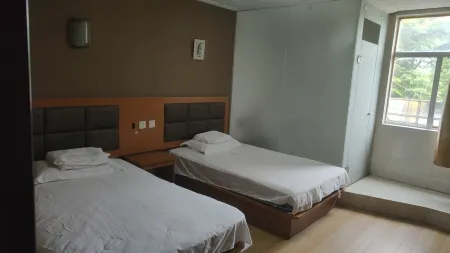 Yuheng Business Hotel