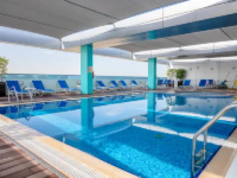 プレミア イン アブダビ エアポート (ビジネス パーク) アブダビのホテル