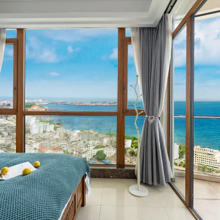 Huatian·Hai Mansion Seaview Holiday Homestay (Beihai Old Street Underwater World Branch)