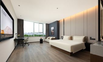 Atour Hotel Quzhou Longyou Rongchang East Road