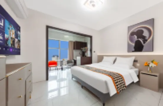 阿龍的家庭影音民宿（體育場地鐵站店）