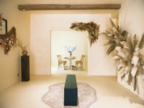 QUEEN COME‘house