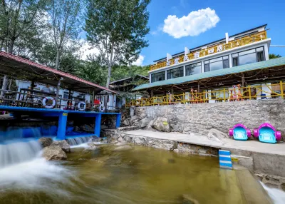 Yunshu Homestay (Fourth Store) Hotel dekat Mengshan Jiulong Pool