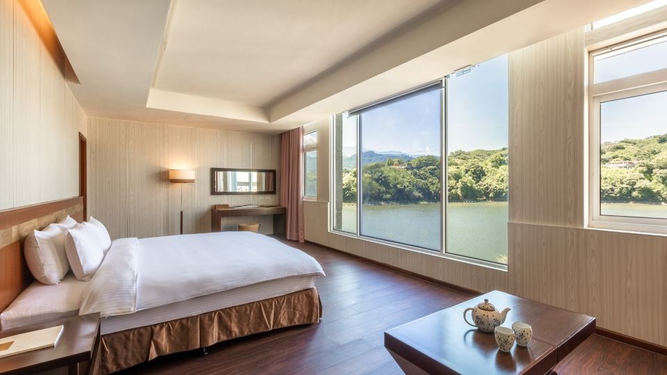 Shuiyang Yueming Holiday Hotel