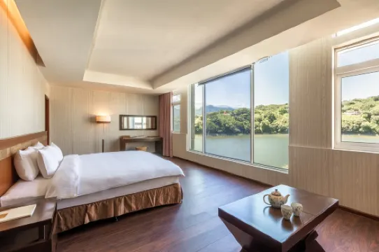 Shuiyang Yueming Holiday Hotel