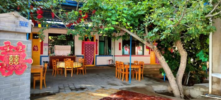 Yellow River Stone Forest Red Apple Ecological Garden Restaurant Hotels in Jingtai