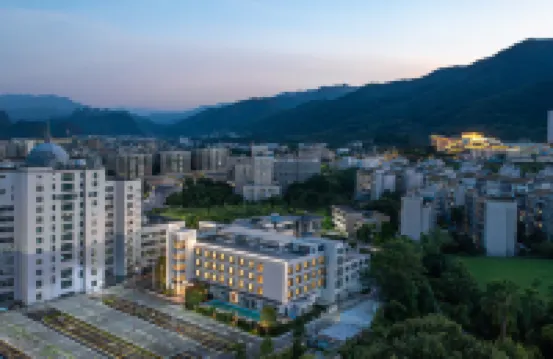 Qing Yuan Lian Yang Ramada Encore Hotel