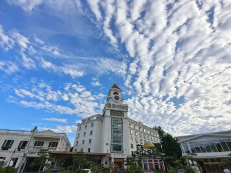 Beijing Moon River Purjoy Hotel (Tongzhou Canal Business District Branch) Отели рядом с достопримечательностью «Суньчжуанский арт-квартал»
