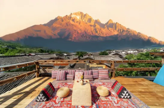 雲棲雅院·日照金山觀景民宿（束河北門店） 鄰近四方街的酒店