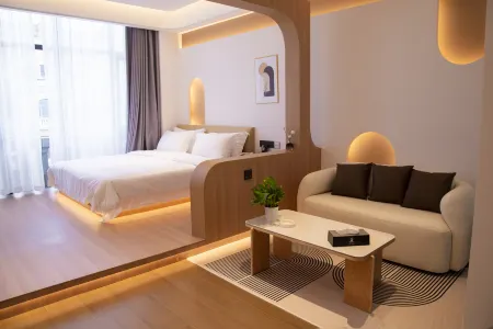 Y U A N L A I H O T E L