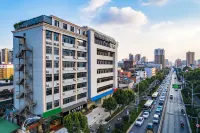 Yilong Wanguo Hotel (North Railway Station Subway Station Tongde Plaza) Hotel in zona Jiayuan Gymnasium