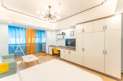 Luoman Hotel Hotels near Xianghong Art Park