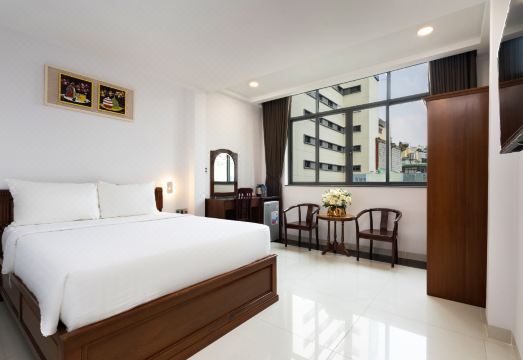 호앙 럭셔리 호텔 외관