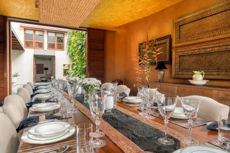 Ishq Colombo Отели рядом с достопримечательностью «Мечеть Джами Уль Альфар»