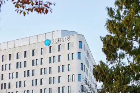 H2 Hotel Saarbrücken Отели рядом с достопримечательностью «Университет Саара»