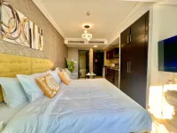 Cosmos Living Cozy Studio With Balcony Hotels in 