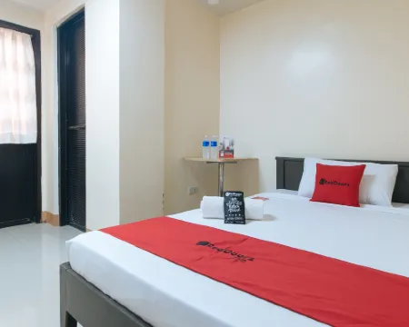 RedDoorz @ Isabelita Hotel Tuguegarao City Hotels in Tuguegarao
