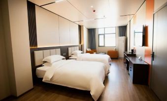 Red maple hotel