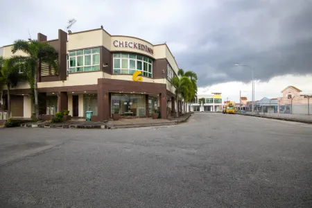 Jq Checkedinn Hotel Отели рядом с достопримечательностью «Masjid Jamek Changkat Larang»