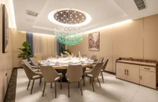 浦東假日酒店（庫爾勒店）