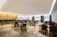 雲杉精選飯店（瀋陽三好街醫大二院店）