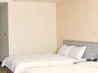 West Hotel Hotels near Puli Hot Spring
