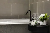 Y.F · Hotel (Yangshuo Yulong River Ecological Park and Guilin Romance Park) - Inns