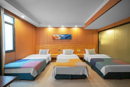 Orange Hotel Отели рядом с достопримечательностью «Three Natural Bridges»