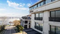 Ezkar Bathonea Art Istanbul