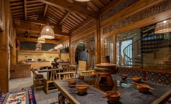 Lijiang Nine-Tailed Fox Private Hot Spring Courtyard