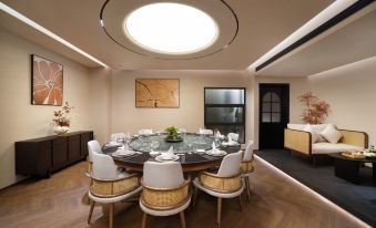 Chengdu Taikoo Li Xunyin Hot Spring Villa
