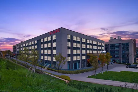 Kunming Dianzhinan Hotel (kunming changshui international airport Branch) Отели рядом с достопримечательностью «Yeya (Wild Duck) Lake Holiday Resort»