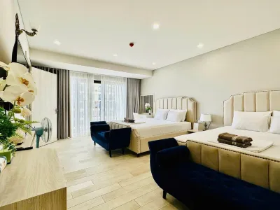 Connecting studios ocean view in center  호텔