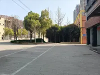GreenTree Inn(Huangshi North Station Huahu Daquan Road) - parking