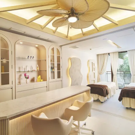 BATON SUITE OKINAWA KOURI Island