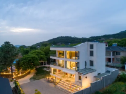 Yixing Jihe Banshan Homestay (Shanjuandong Branch) Hotels near Shanjuan Cave