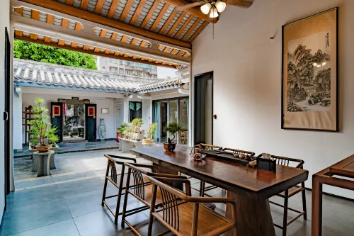 Yoho Yard - Private Pools