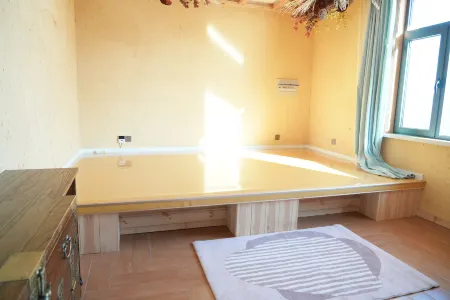 Redrock Hotel Отели рядом с достопримечательностью «Zhengjue Temple»