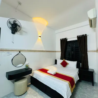Phú Gia Hotel Phu My Quan 7 Hotel berhampiran Sân vận động CIS