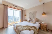 Yunxi Yasu. Designer Cinema Homestay