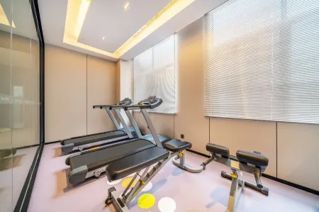 ‌Homeinn Plus (Taizhou Xianju Wuyue Plaza)‌ Отели рядом с достопримечательностью «Yong'an Park (Chenxi Road)»