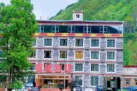 Xueyu Palace Hotel Hotels near Xinduqiao Town
