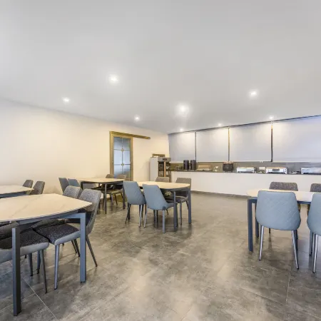 Baisi Yazhi Hotel (North An Huahui Branch, Baiyun Avenue, Guangzhou) Отели рядом с достопримечательностью «Байюнь»